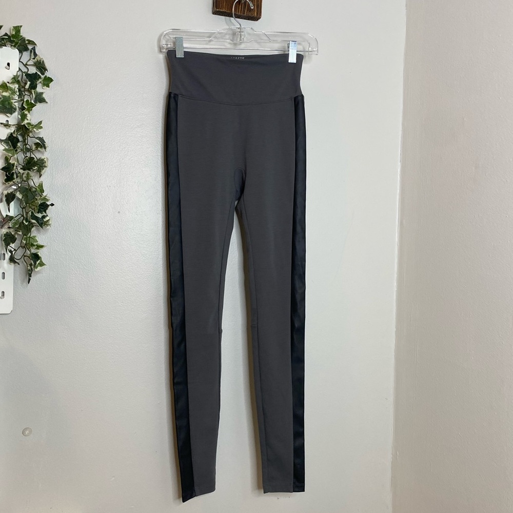 Spanx Assets Red Hot Label Structured Leggings Ra… - image 2